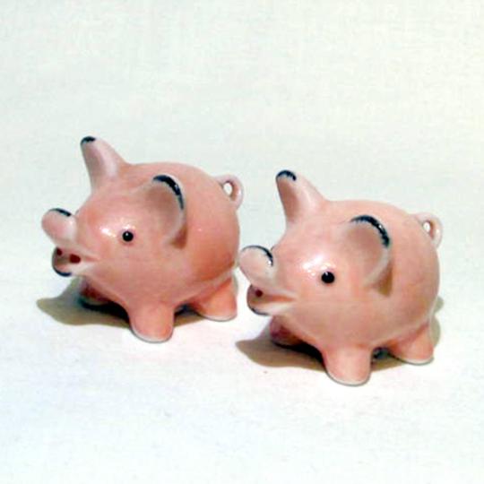 Salt And Pepper Pots Set pink Pig . Goebel porcelain used SINGLE PIECE!!!