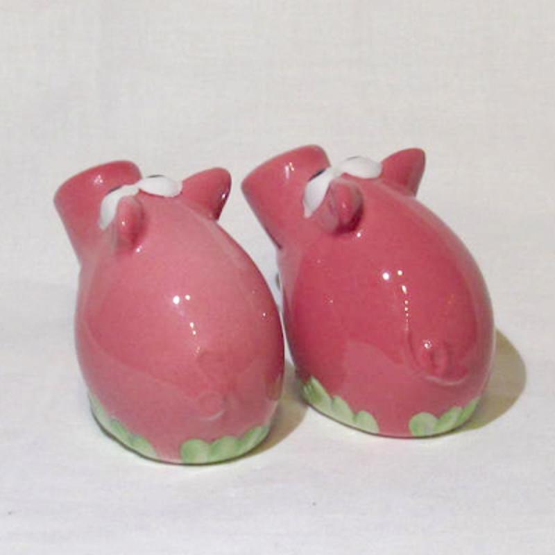 Salt-and-pepper-pot-Set pottery used but in good condition SINGLE PIECE!!!