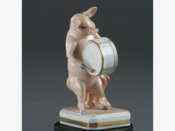 Musician Bass Drum Pig porcelain hand-painted Porzellanmanufactur Plaue