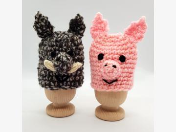 Egg cosy pig Clara. crocheted