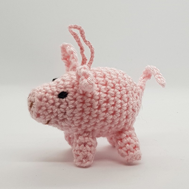 Pig light pink standing crocheted H 6cm