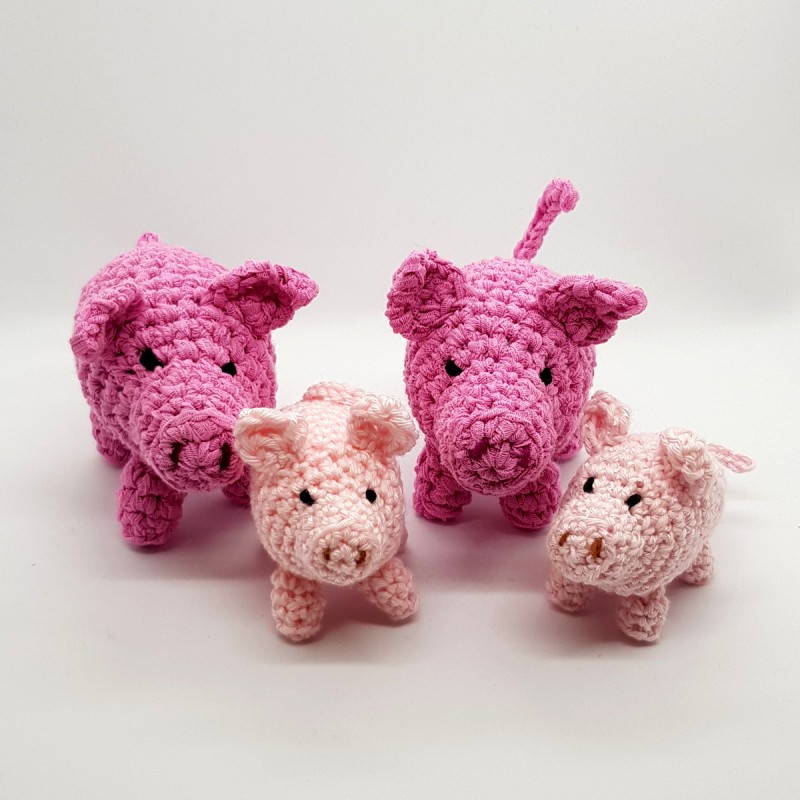 Pig pink standing crocheted H 9cm