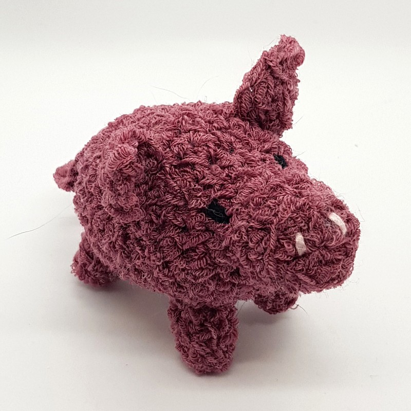 Schwein gehäkelt stehend dark-pink H 8cm